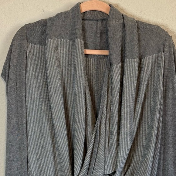 Lululemon Iconic Wrap Heathered Medium Grey Light Grey Mini Stripe Cardigan Top - Picture 5 of 10